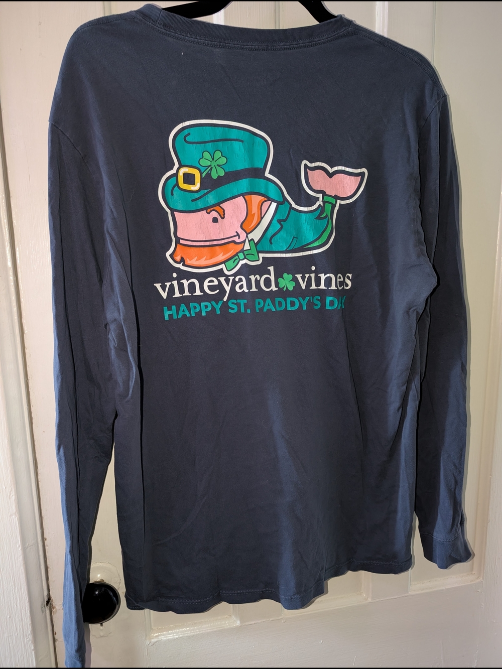 Vineyard Vines St. Patrick’s Day Long Sleeve Pocket Tee Medium Whale 100% Cotton